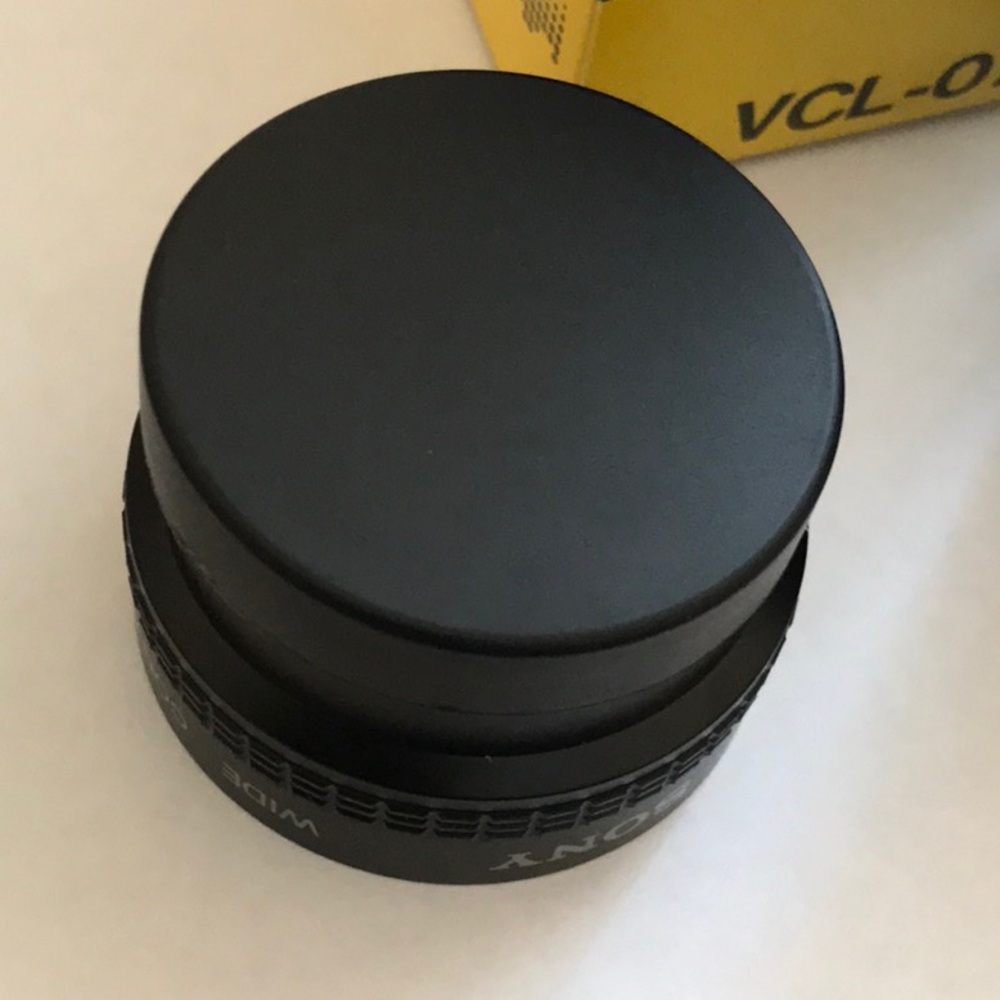 Sony Video 8 VCL 0746C x0.7 wide conversion lens w bag and box vintage - Picture 3 of 6